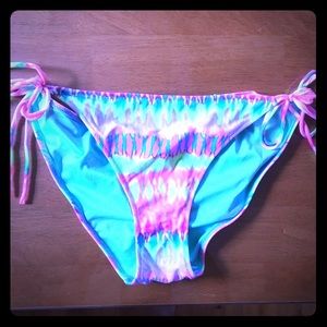 VS size large swimsuit bottom